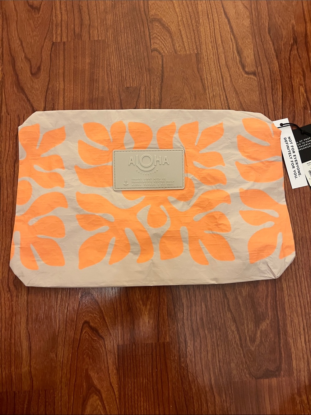 NWT Aloha Collection Mid Pouch - Appliqué papaya/sandstone - LIMITED EDITION